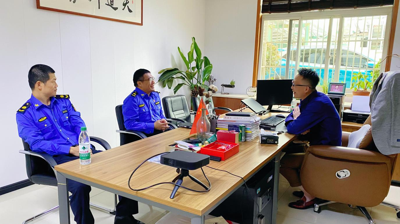 履新訪企聽心聲！大關(guān)執(zhí)法中隊(duì)拜訪錢江商城共商發(fā)展