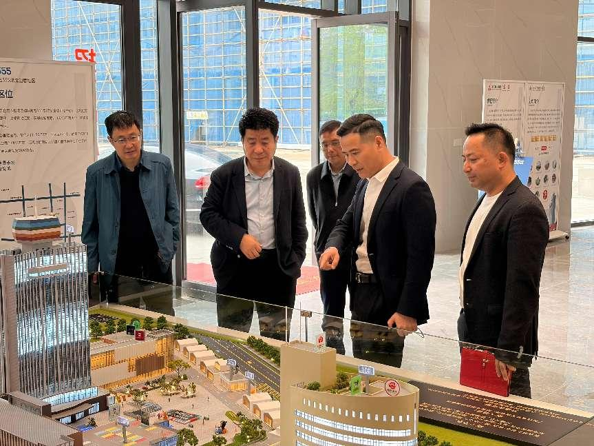 安徽廣播電視臺(tái)臺(tái)長(zhǎng)吳文勝一行 蒞臨355創(chuàng)意社區(qū)調(diào)研指導(dǎo)